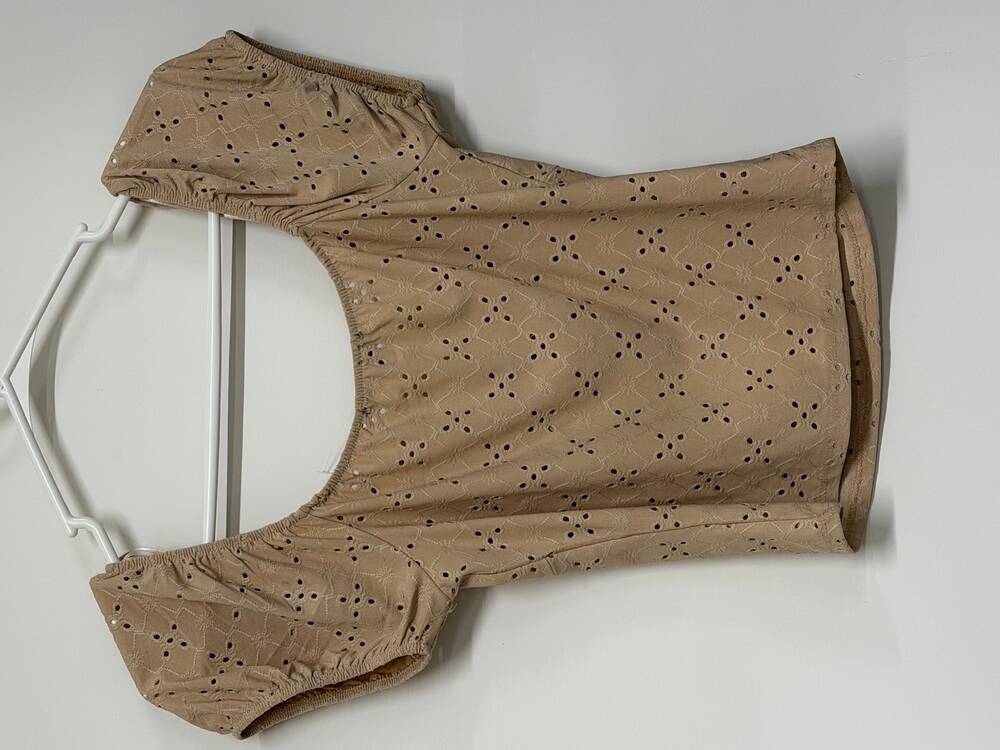 Ambiance Cream Eyelet Top Size M - Picture 5 of 5